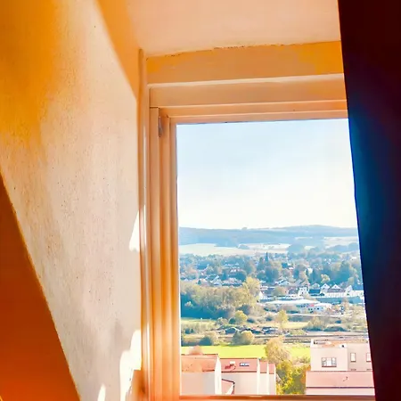 Gemuetliches Studio - Dachwohnung Mit Blick Ueber Das Kinzigtal Gelnhausen Exterior photo